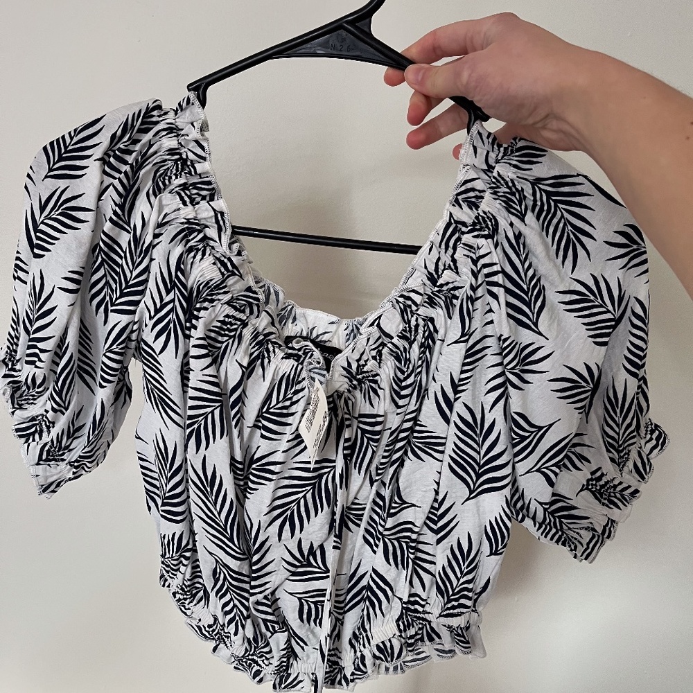 Cropped Beachy Off-The-Shoulder Top